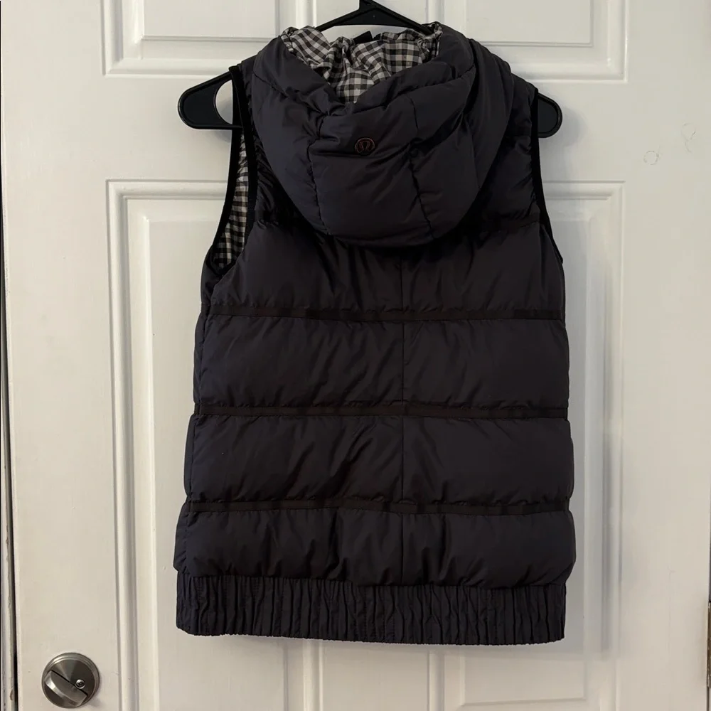 RARE Lululemon Chilly Chill reversible puffer vest with hood black gingham 6
